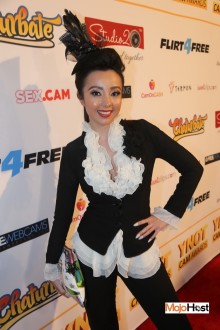 ynotcams2018_redcarpet314 